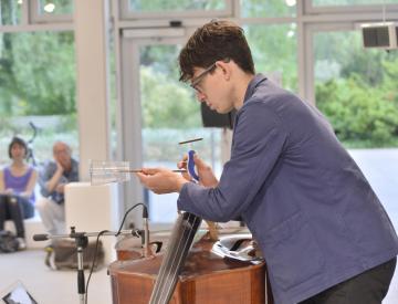 3 Caleb Salgado, Solist bei der Uraufführung von "splitting 33"