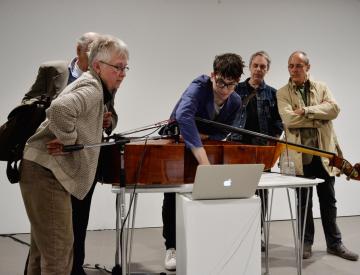 12 Diskussion zwischen Solist, Komponist und Publikum