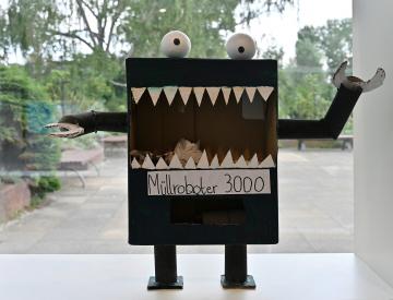 16 Torben, Henry, Karl, Niko: Müllroboter 3000