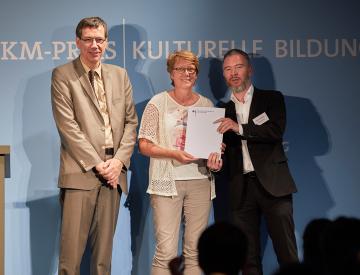 6 Dr. Günter Winands, Marion Talkowski und Gerrit Gohlke beim BKM-Preis Kulturelle Bildung 2017